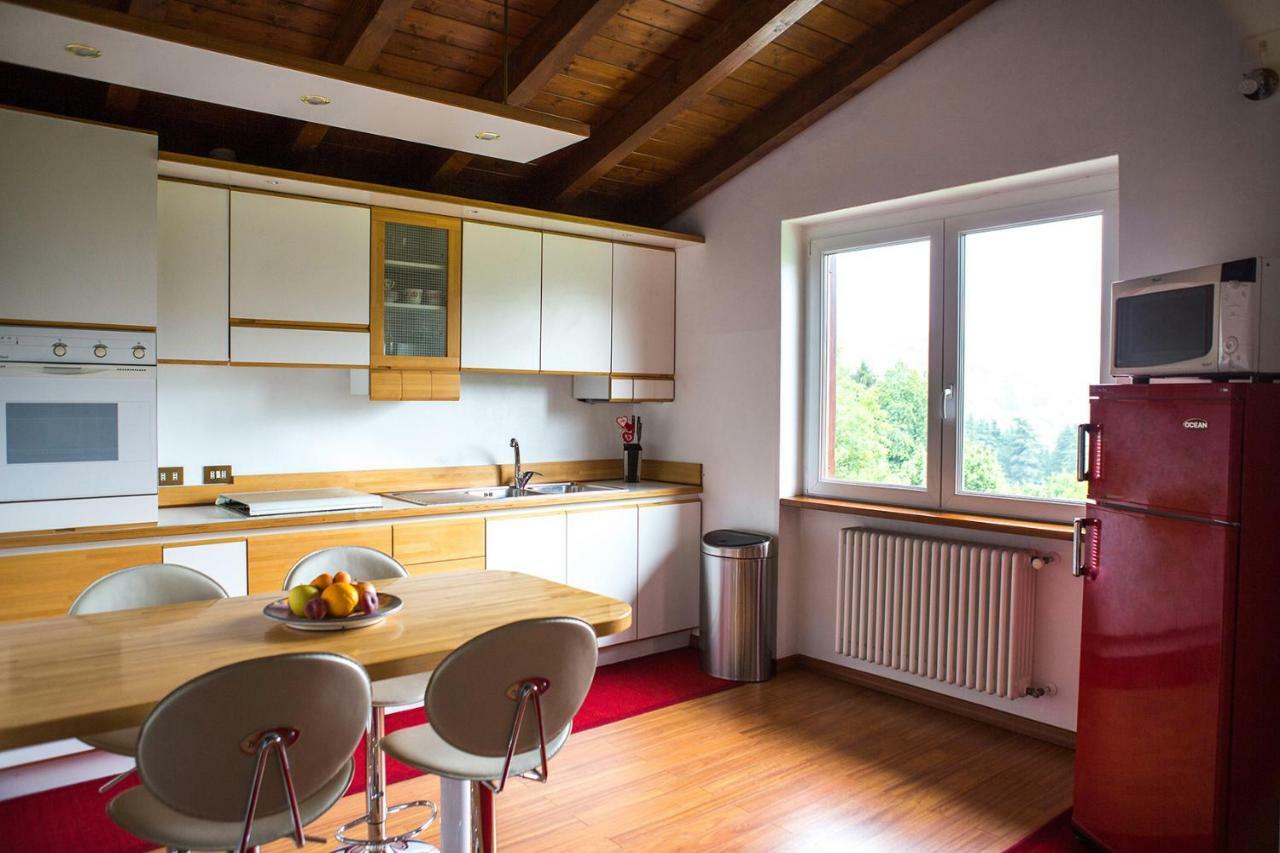 J&J House Appartement Castelmarte Buitenkant foto