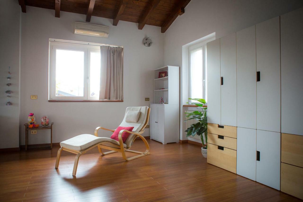 J&J House Appartement Castelmarte Buitenkant foto