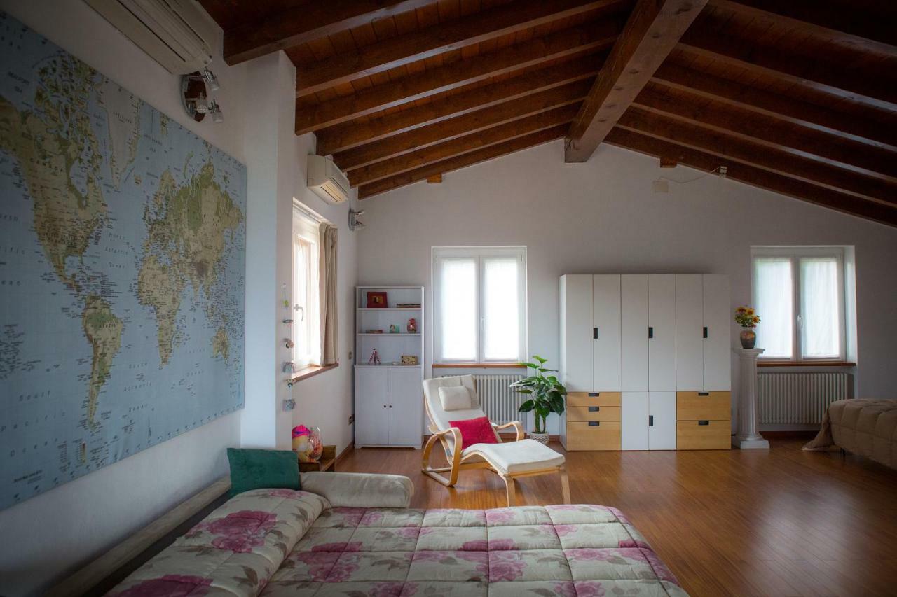 J&J House Appartement Castelmarte Buitenkant foto